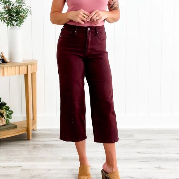 Judy Blue Jeans High Rise Cropped Wide Leg Jean in Oxblood Burgundy Size 28 | 6 - Picture 4 of 16